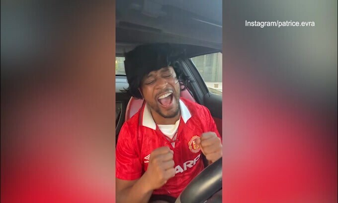 United-City, lo sfottò di Evra è epico
