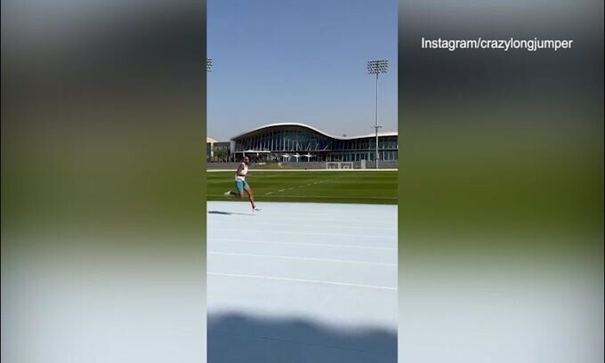 Sprint e skip: allenamento al sole per Jacobs