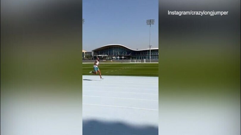 Sprint e skip: allenamento al sole per Jacobs