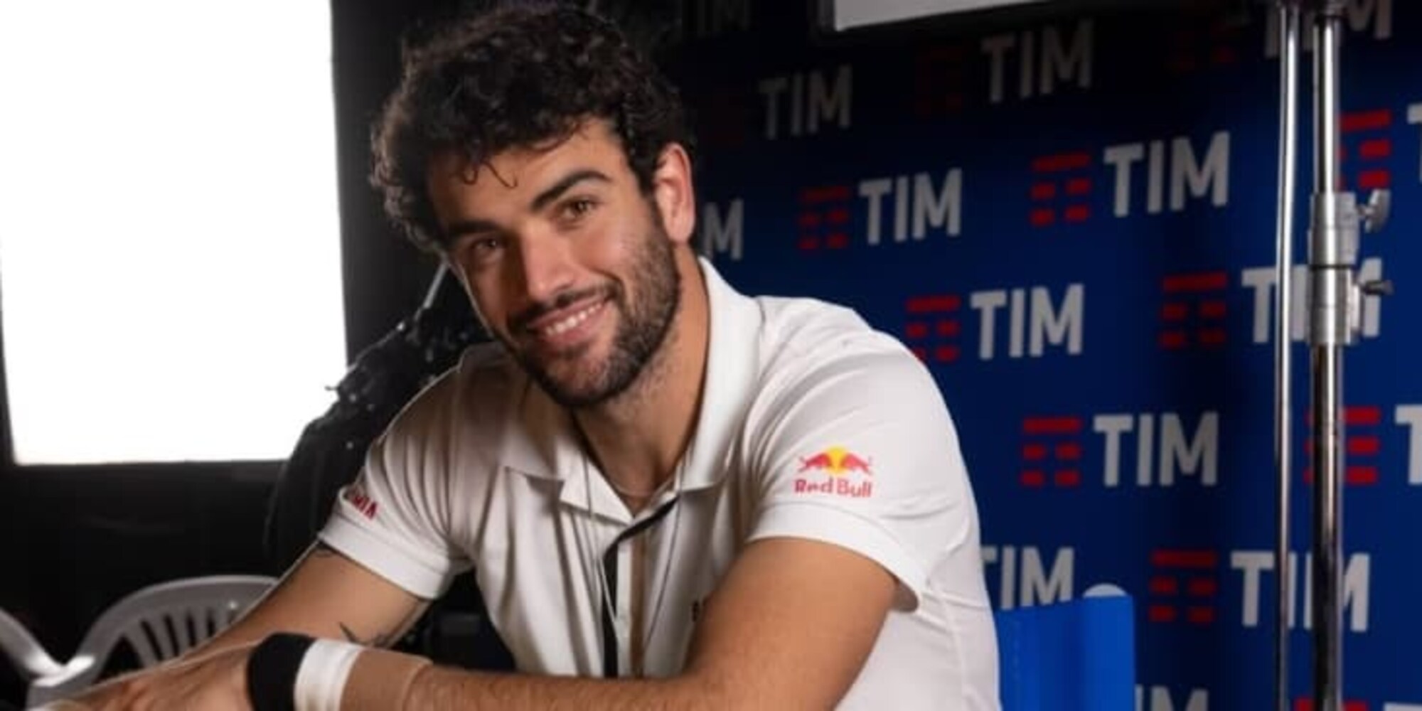 Berrettini protagonista del nuovo spot della campagna "la forza delle connessioni"