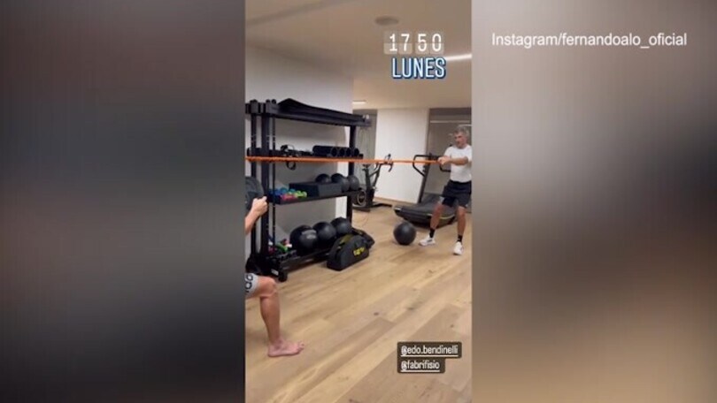 Esercizi e corsa al gelo: Alonso si prepara alla nuova stagione