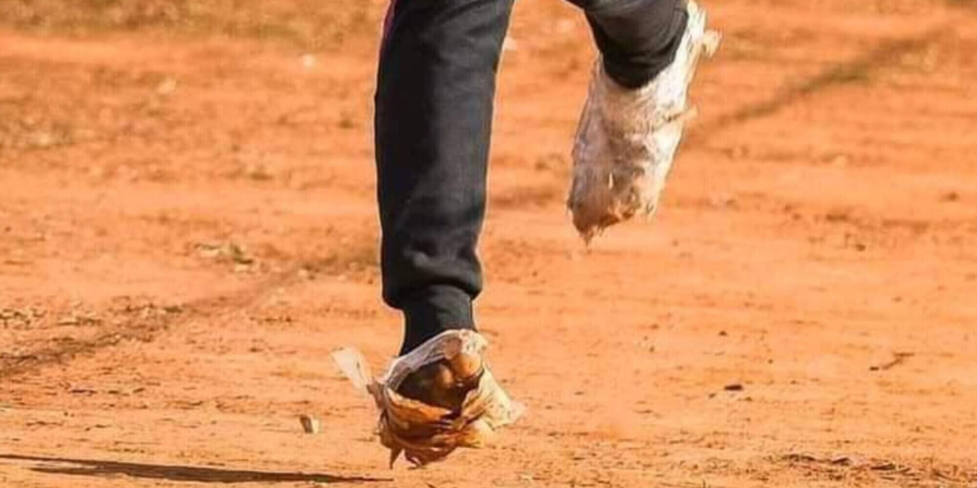 E' polemica in Marocco per Ahmed, il ragazzino eroe che ha corso con i piedi fasciati