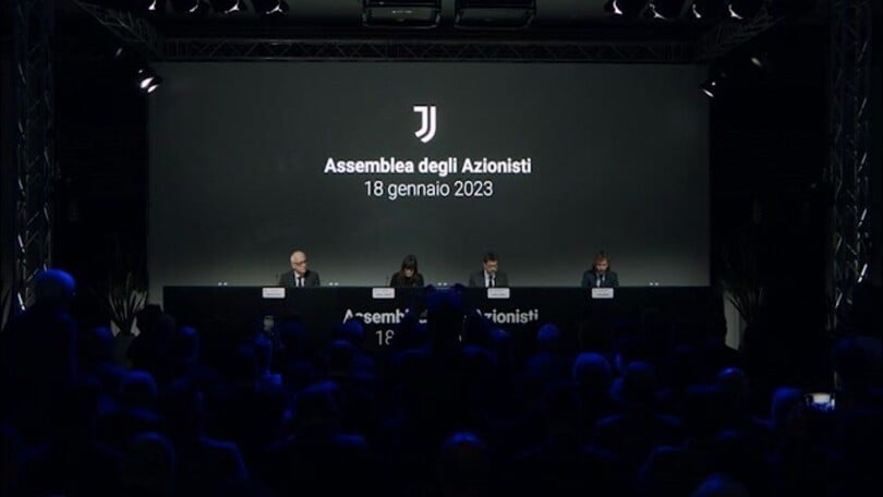 Agnelli: "Prima di iniziare un minuto di silenzio per Castano e Vialli"