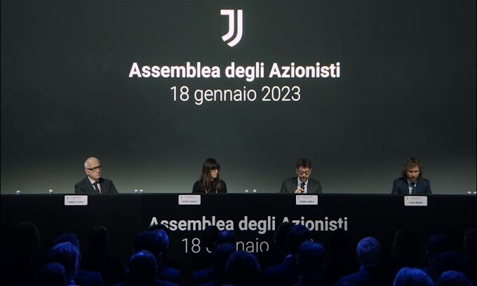 Agnelli ringrazia la compagna: "Insieme a te nuovo capitolo"