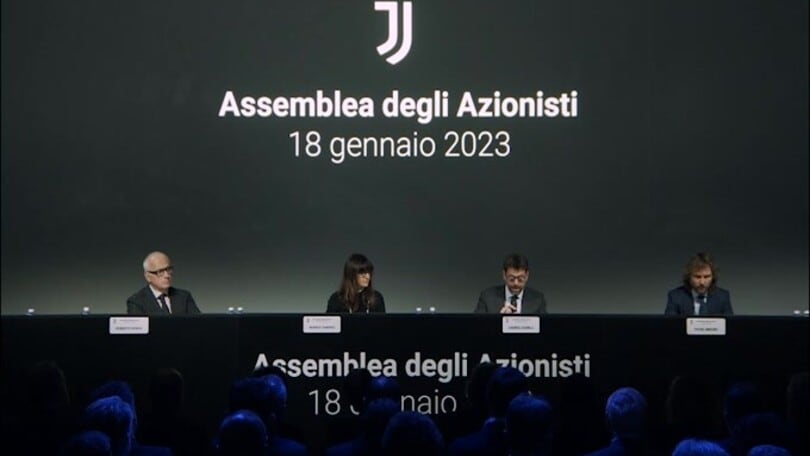 Agnelli ringrazia la compagna: "Insieme a te nuovo capitolo"