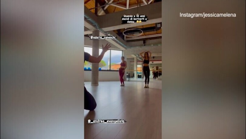 Jessica Melena si iscrive a danza: il video social