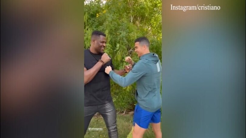 Cristiano Ronaldo faccia a faccia con Ngannou