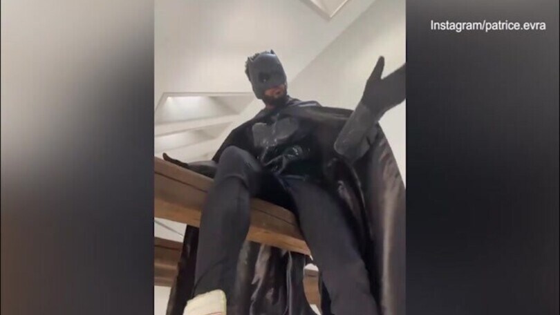 Lunedì=Evra day: eccolo versione Patman!