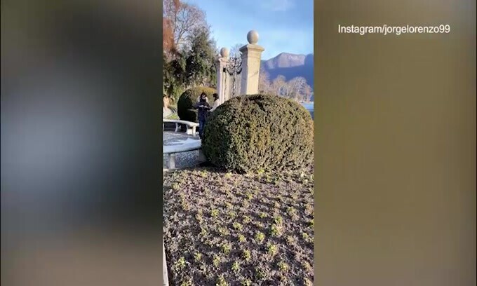 Jorge Lorenzo, camminata a Lugano versione 'padrino'