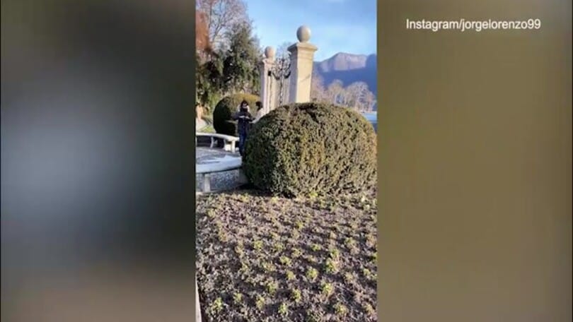 Jorge Lorenzo, camminata a Lugano versione 'padrino'