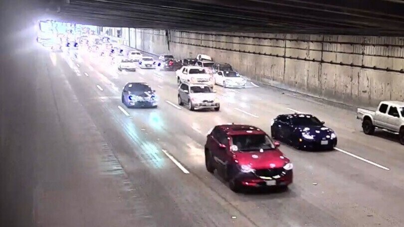 Maxi incidente negli USA: colpa della guida autonoma della Tesla?