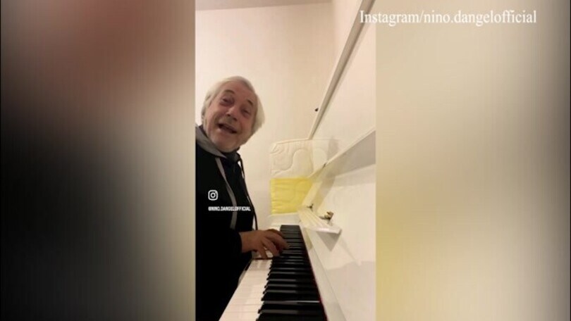 Perde il Milan, festa per Nino D'Angelo