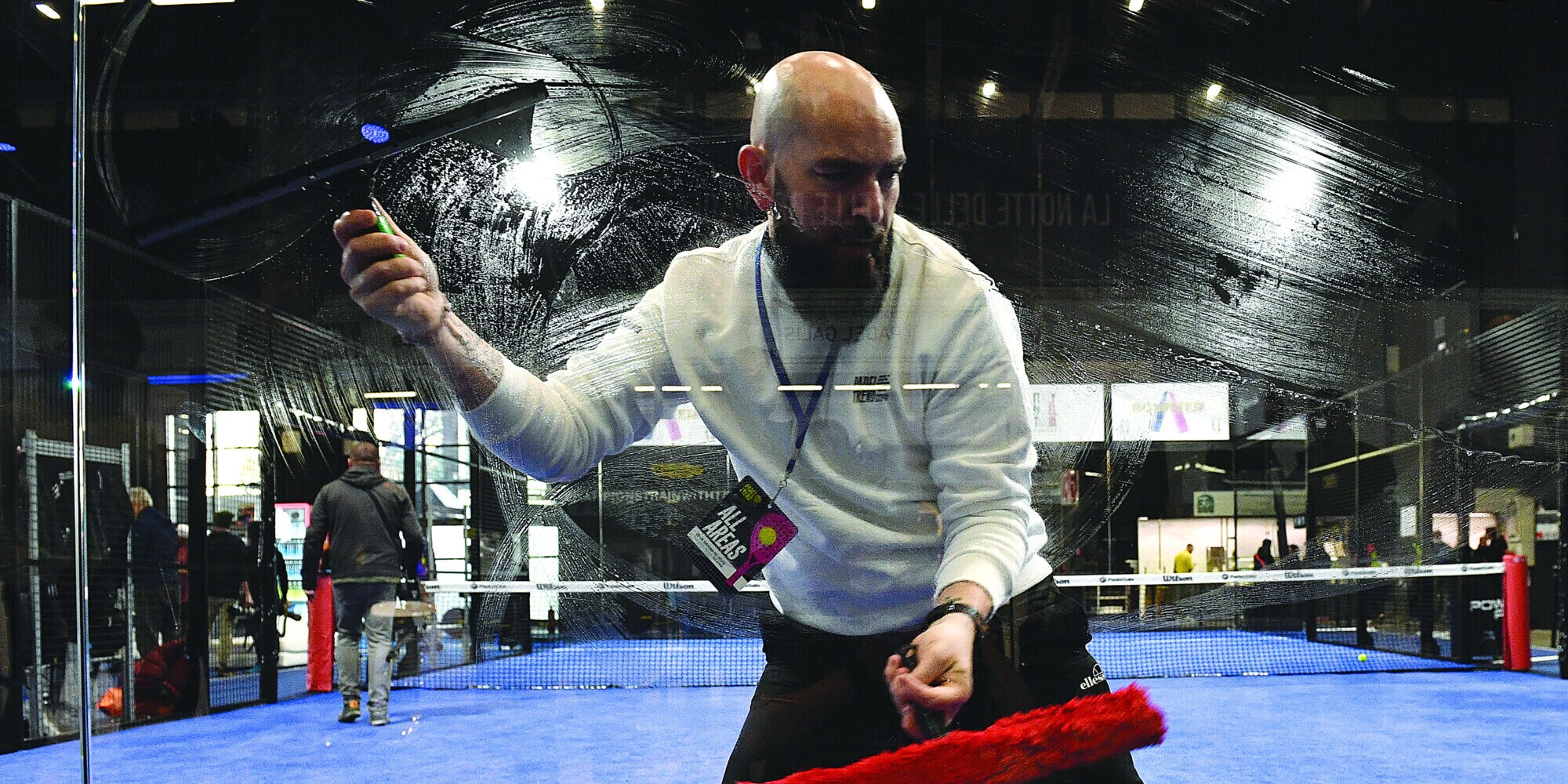 “Josè the best”: quando pulire i vetri diventa arte