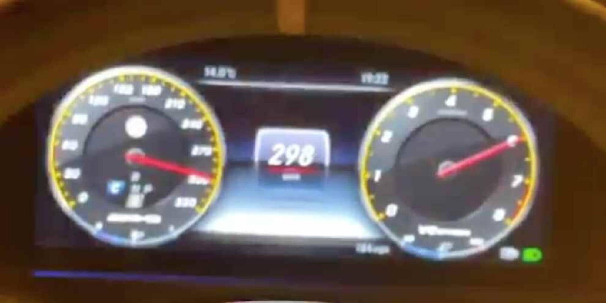 Video shock: raggiunge una velocità di 301 km/h e nel frattempo si riprende