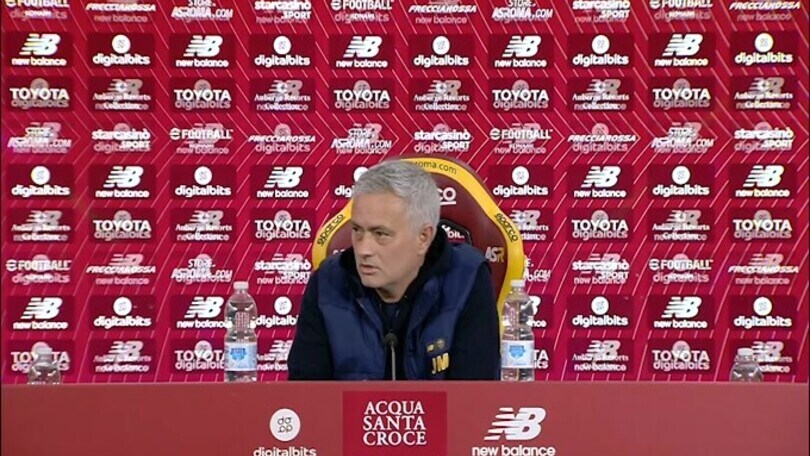 Mourinho: "Smalling via? Più facile che rimanga"
