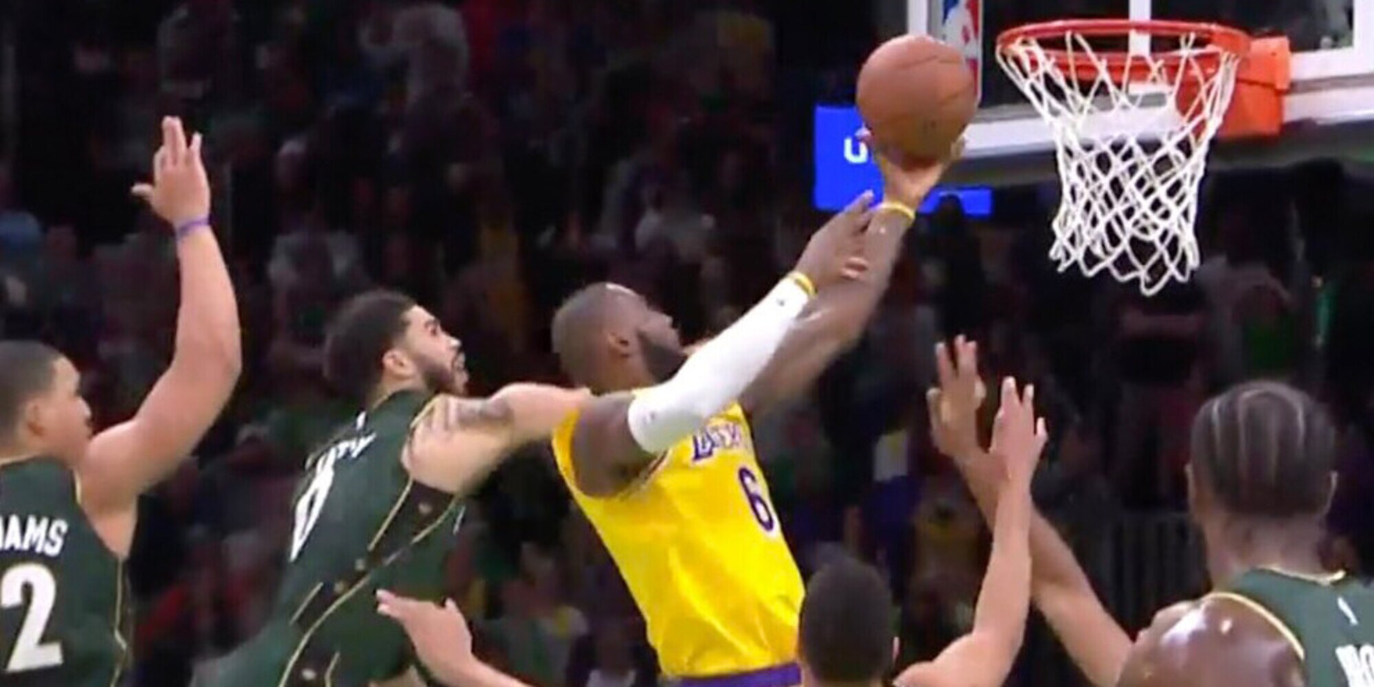 Nba, i Celtics battono i Lakers tra le polemiche. Banchero sconfitto dai Bulls