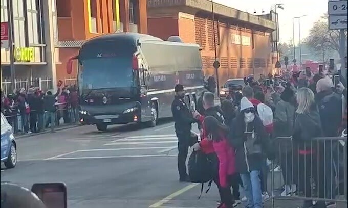 Milan-Sassuolo, i rossoneri arrivano allo stadio