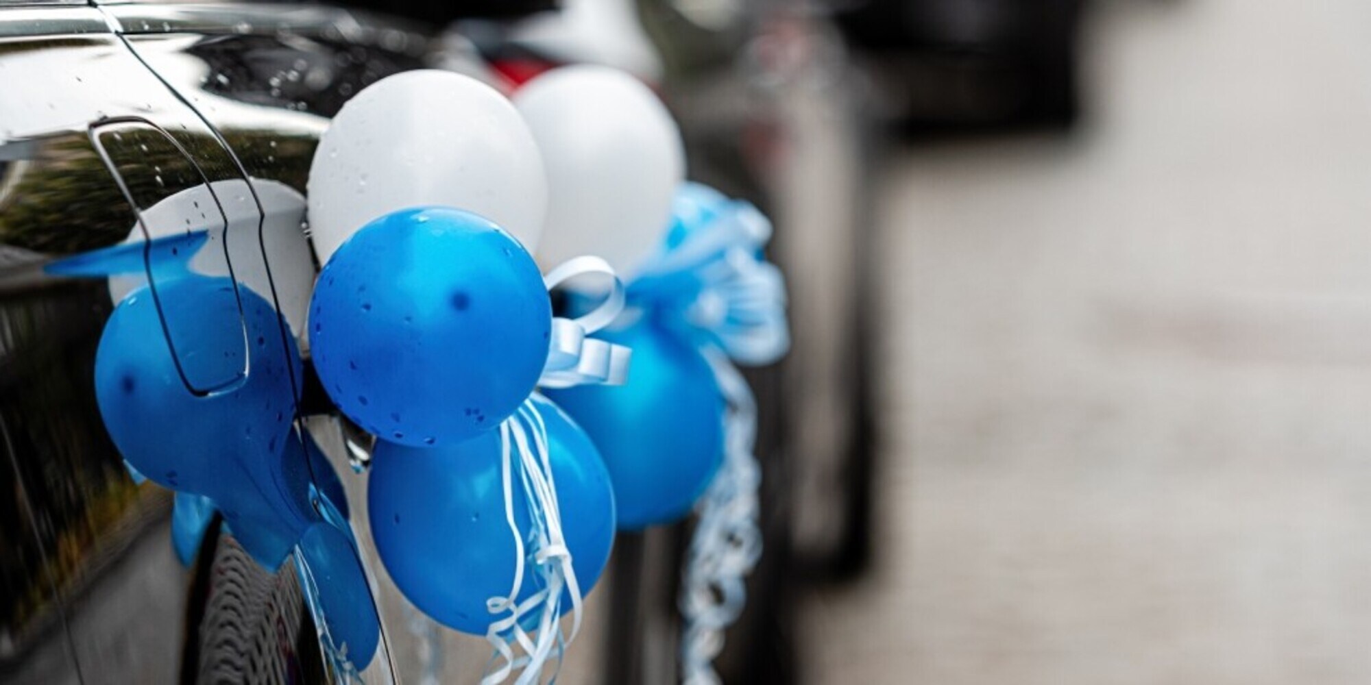 Ha le contrazioni e partorisce in auto: il bambino lo chiama...Anas!