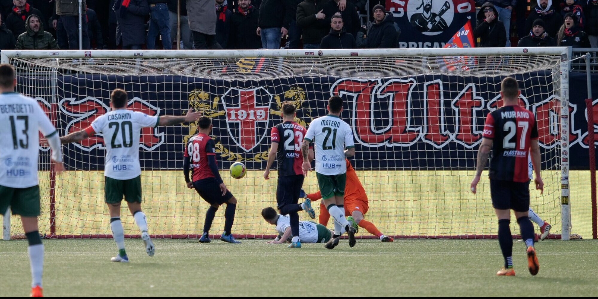 Serie C: volano Catanzaro e Avellino, vincono anche Crotone e Foggia