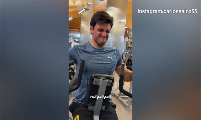F1, Ferrari: il duro lavoro di Sainz in palestra