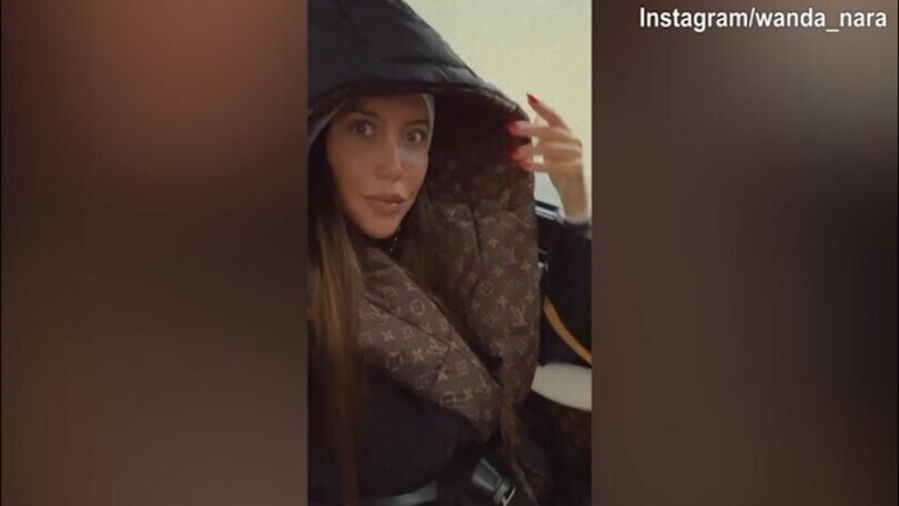 Wanda Nara sexy cambia look. Ecco la nuova versione