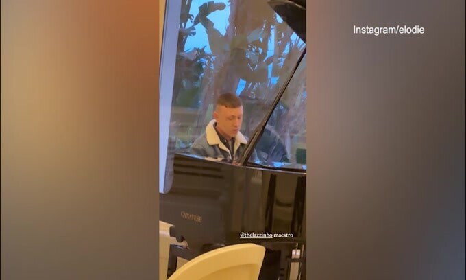 Sanremo 2023, Lazza si esercita al pianoforte