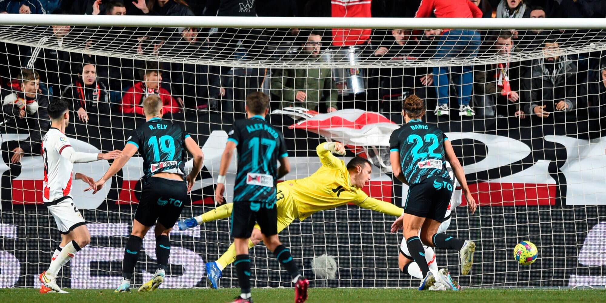 L'ex Milan Ely tradisce l'Almeria: il Rayo Vallecano vince 2-0