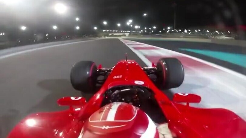 Leclerc, in pista con la Ferrari 2003-GA di Schumacher