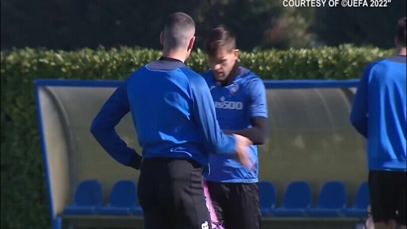 Turchia, Demiral mette all'asta le maglie degli ex Juve