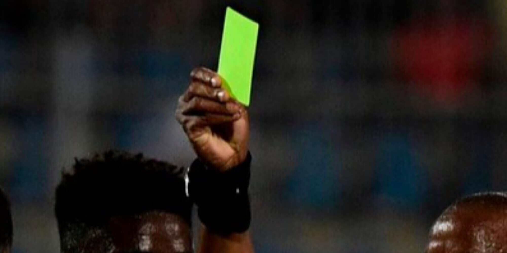 Razzismo verso arbitro di colore: partita sospesa