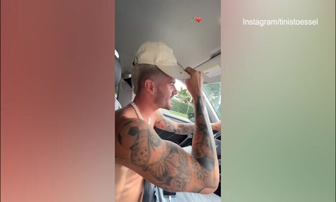 De Paul in auto a petto nudo: il video per San Valentino di Tini
