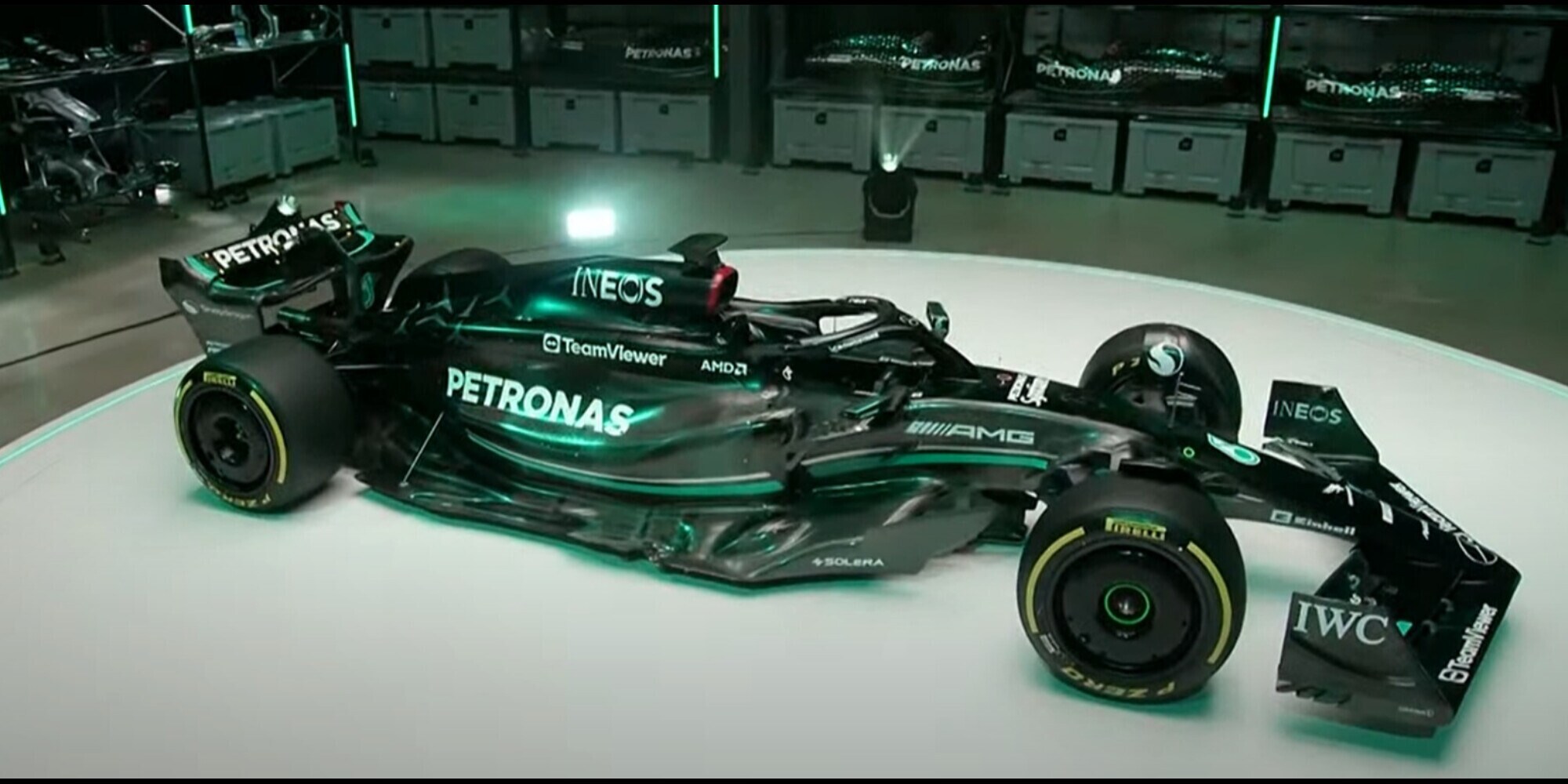 F1 Mercedes, svelata la W14 di Hamilton e Russell