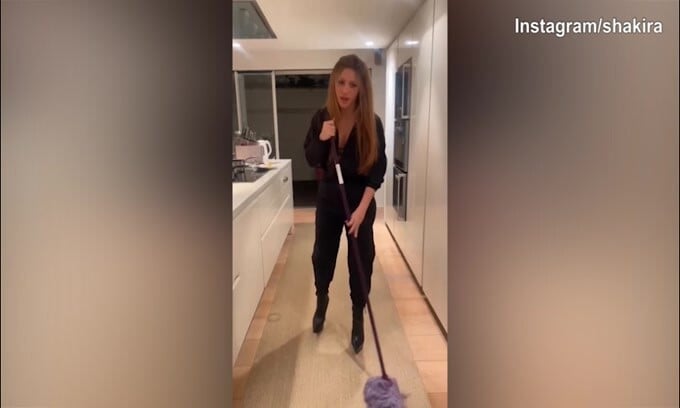Shakira, nuova frecciata social verso Piquè