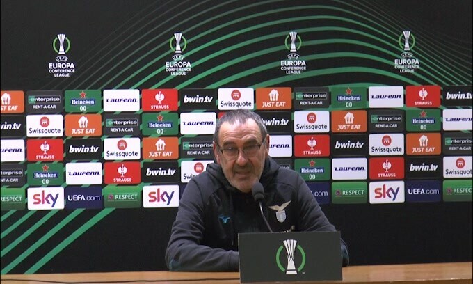 Sarri scherza con il giornalista: "Domenica eri impegnato?"