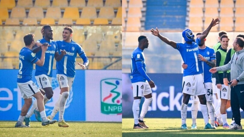 Parma-Ascoli, Gondo esulta con una maschera: ammonito!