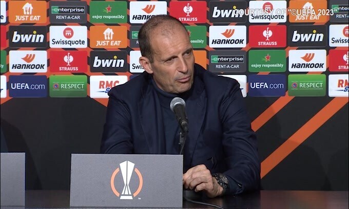 Allegri scherza: "Io serio? No, i fari sono puntati e sembra.."