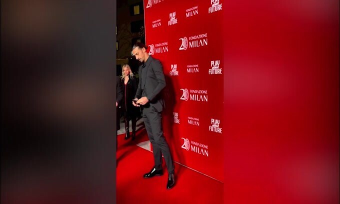 Ibra, il red carpet è uno show: "Luce? Ora anche di più"