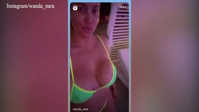 Wanda Nara sempre sexy in spiaggia