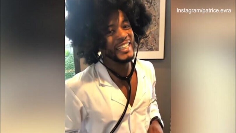 Monday motivation, lo show di Evra: eccolo in versione dottore