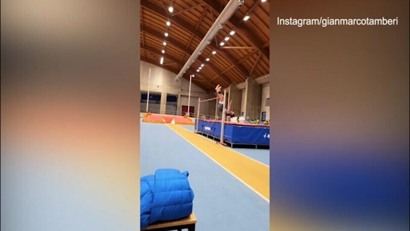 Gimbo Tamberi e il salto a rallenty: le immagini social