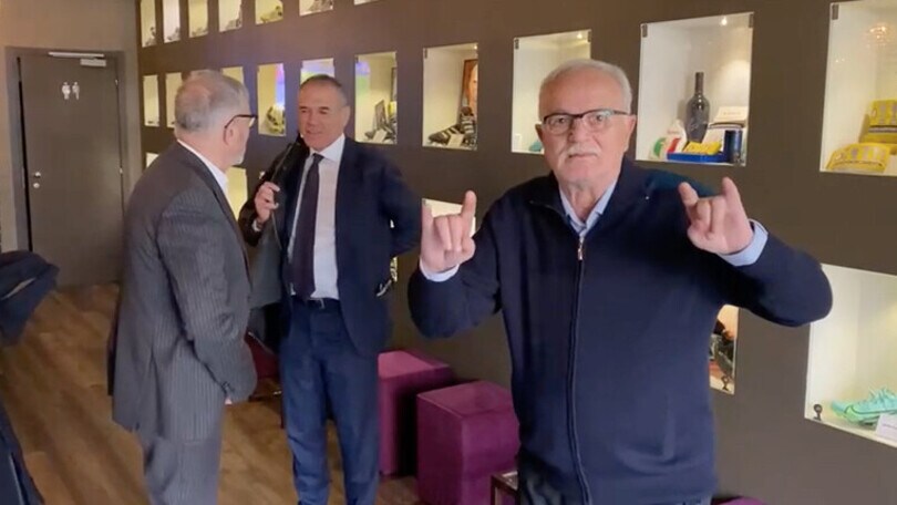 Inter, Cottarelli con Bedin nel ristorante di Zanetti: e Mazzola fa le corna!