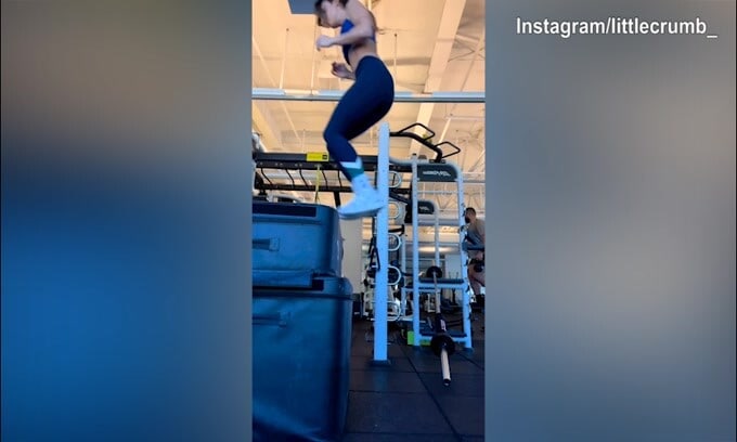 Elisabetta Canalis, nuova tecnica di allenamento con...botta finale