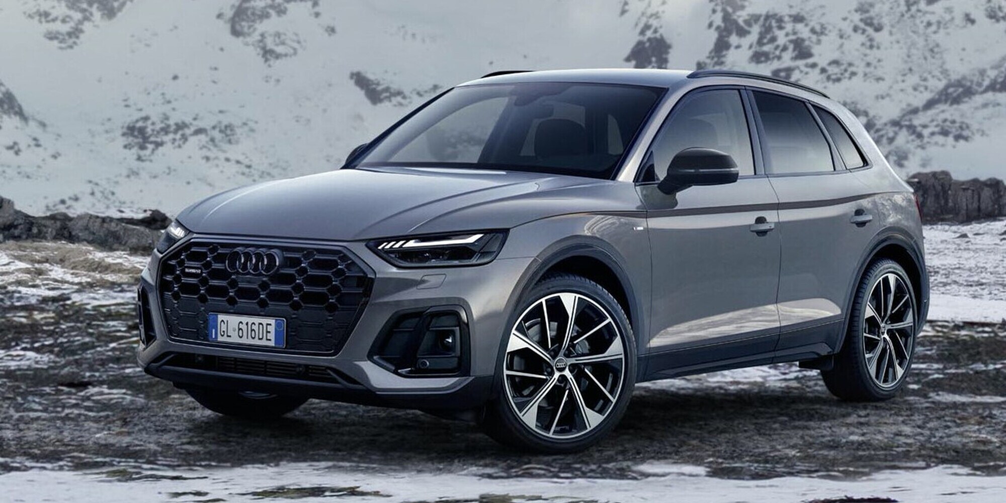 Audi Q3 e Q5, nuova personalità black per i due Suv