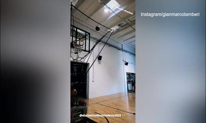 Tamberi versione cecchino: la sfida a basket sui 50 tiri è esaltante!