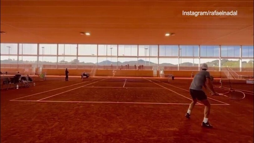 Tennis, Nadal suda ed allontana il ritiro: il video social