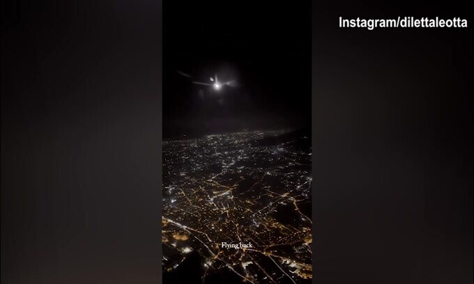 Diletta Leotta lascia Napoli: eccola in aereo mentre torna a casa