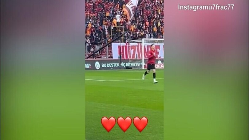 Galatasary, la carica di Zaniolo ai tifosi