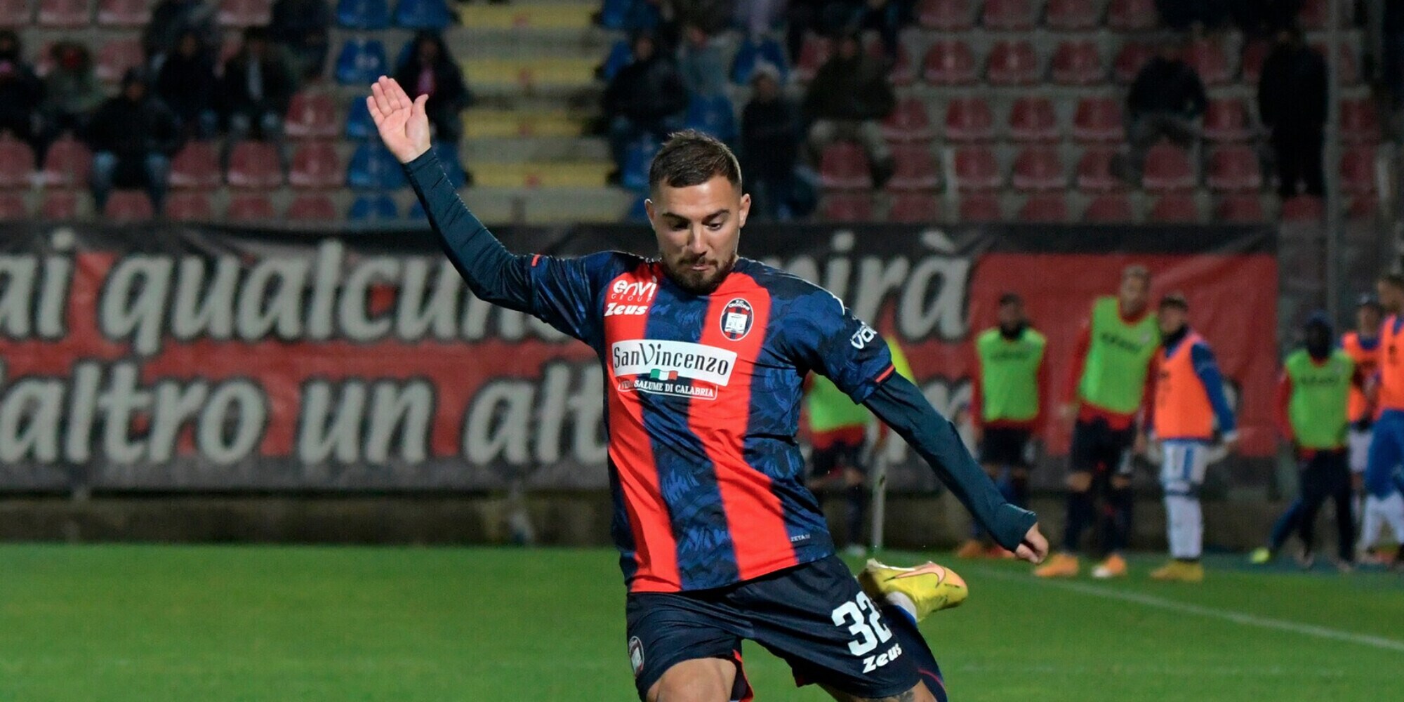 Pronostico Crotone-Catanzaro, quote equilibrate allo Scida
