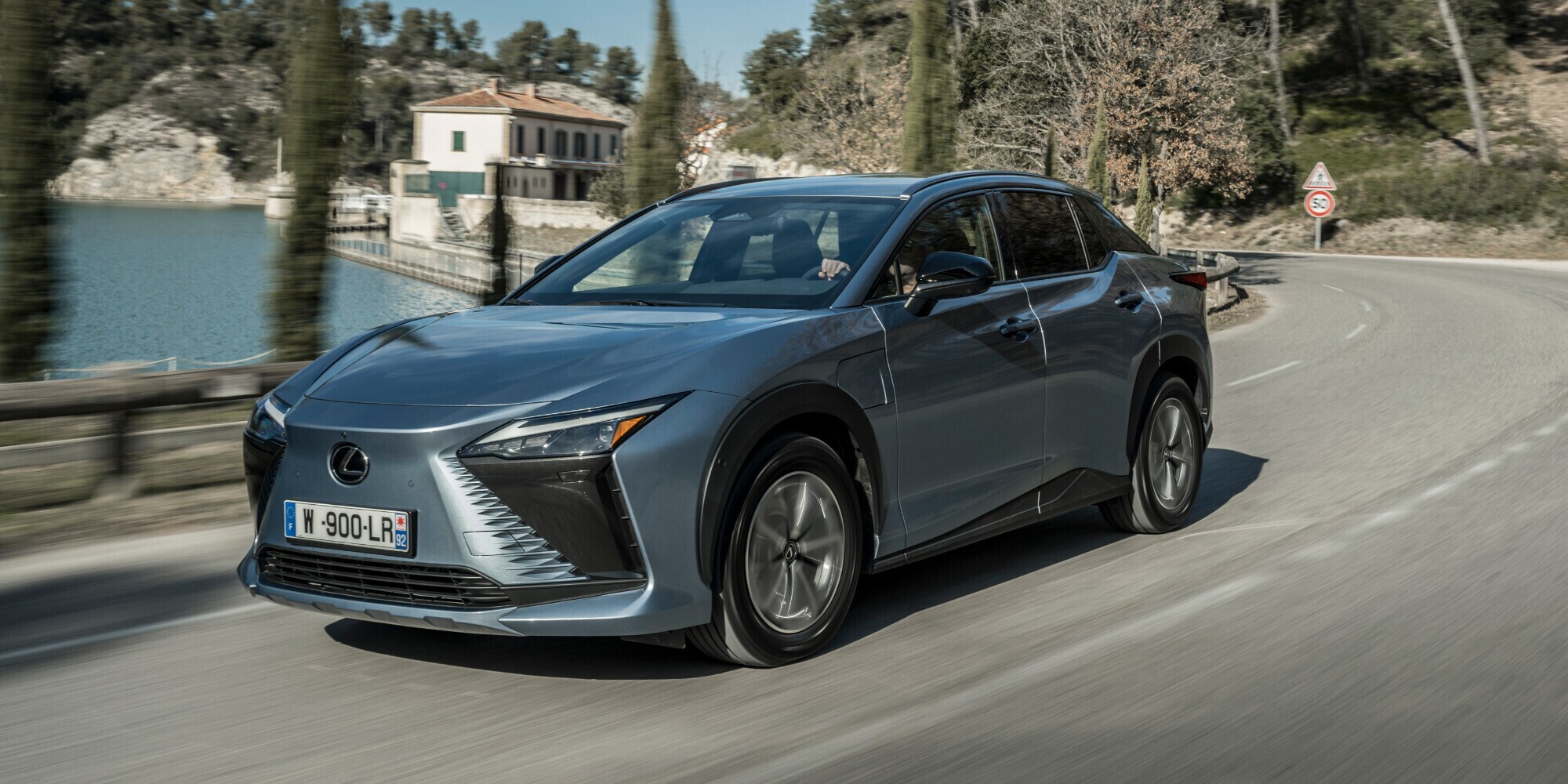 Lexus RZ 450e, la prova dell'elettrica ipertecnologica