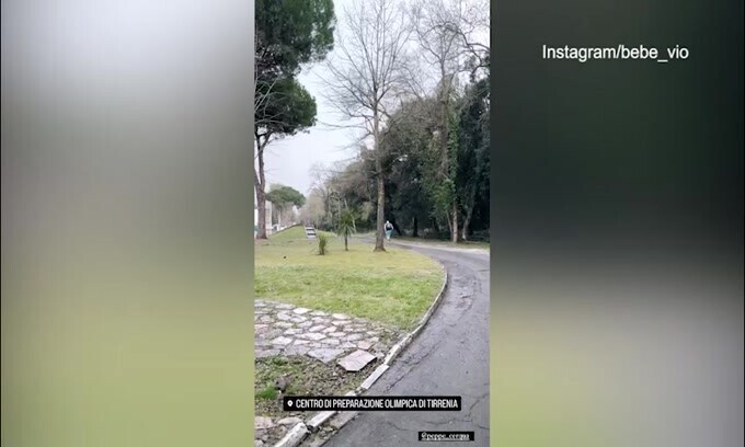 Il siparietto di Bebe Vio con il preparatore: "Corre come un bisonte"